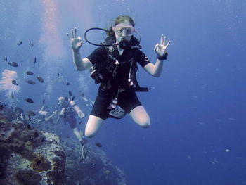 Diving on Chuphon Pinnale, Koh Tao