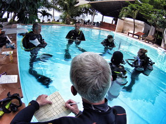 PADI IDC course on Koh Tao, Thailand. Dive Center Scuba Birds