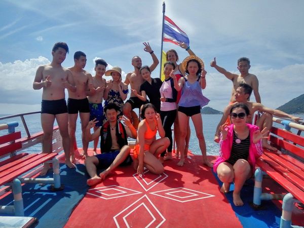 Emergency First Response + PADI Rescue Diver Courses in Koh Tao Island - Scuba Birds Dive Center